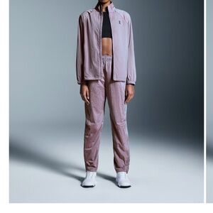 Run On Clouds Court Pants like new